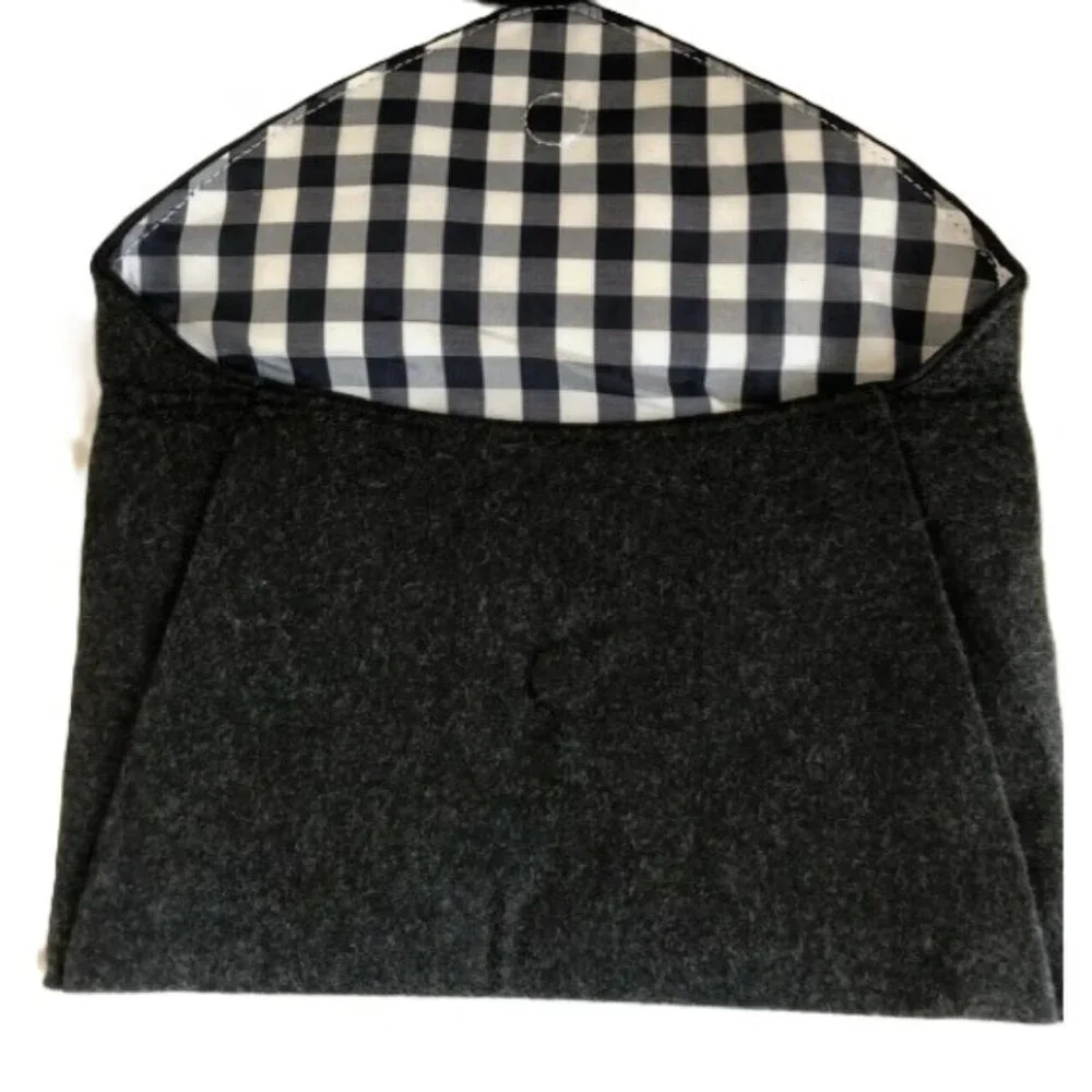 VINEYARD VINES Wool Charcoal Clutch Magnetic Closure Bag 6 x 10 inches NEW